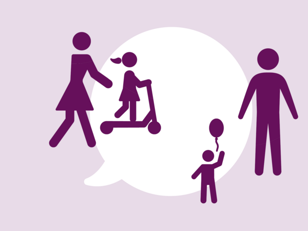 Illustration Familie mit zwei Kindern vor einer Sprechblase Illustration Familie mit zwei Kindern vor einer Sprechblase